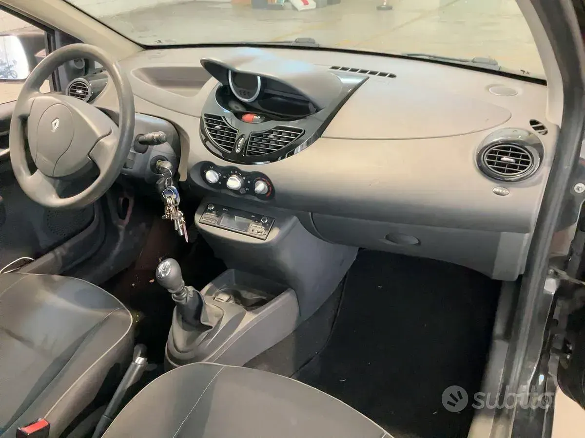 Usata Renault Twingo Night&Day 75 CV (55 kW) 2014 Grigio Utilitaria