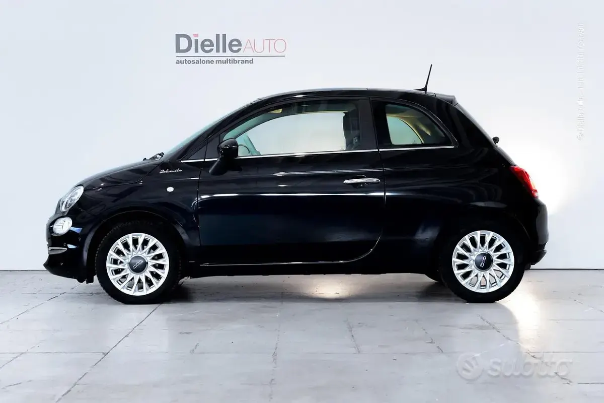 Usata Fiat 500 Dolcevita 69 CV (50 kW) 2023 Nero cinema Utilitaria