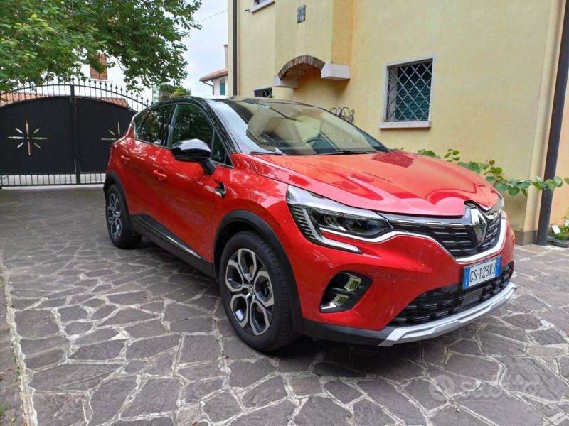 Usata Renault Captur 145 CV (106 kW) 2024 Rosso SUV