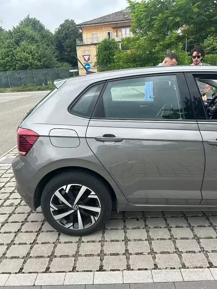 Usata VW Polo Highline 90 CV (66 kW) 2021 Grigio Utilitaria
