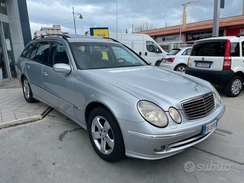 Usata Mercedes E220 Avantgarde 150 CV (110 kW) 2006 Grigio Station wagon