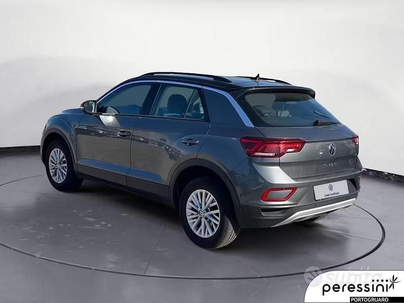 Usata VW T-Roc Life 150 CV (110 kW) 2024 Grigio SUV