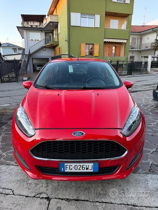 Usata Ford Fiesta Titanium 95 CV (69 kW) 2017 Rosso Coupé