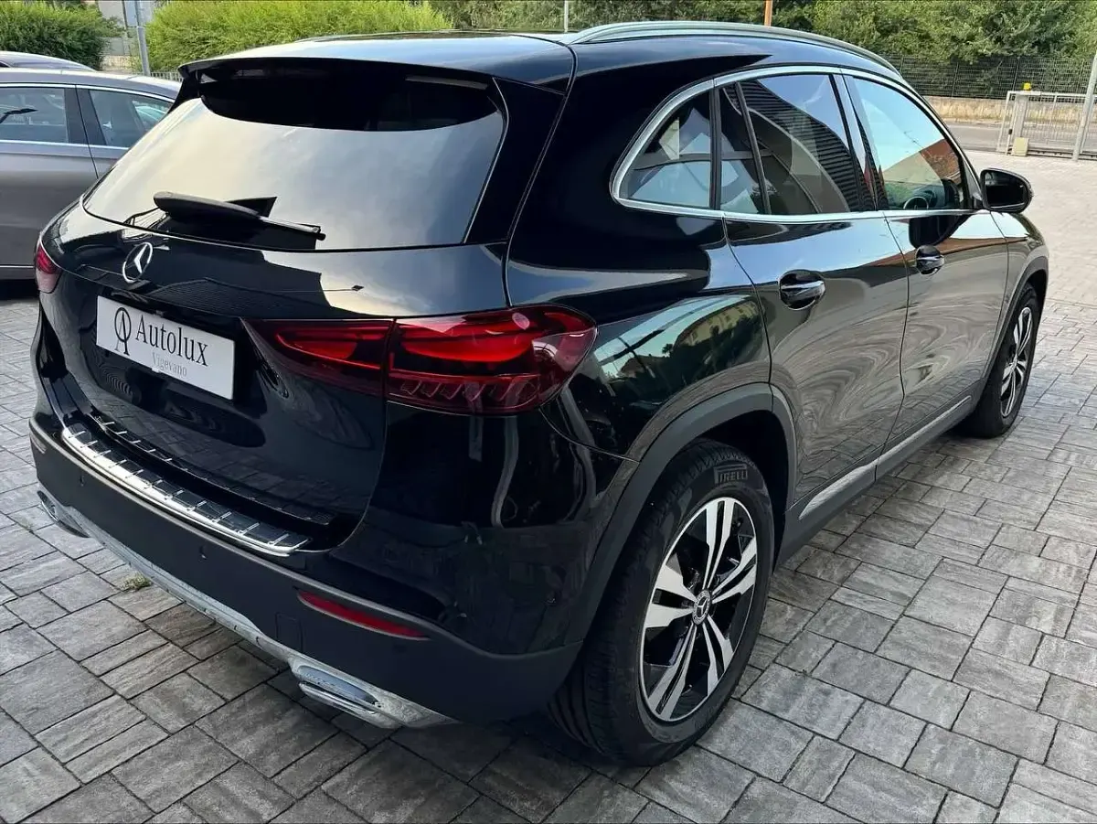 Usata Mercedes GLA180 Advanced 136 CV (100 kW) 2025 Nero cosmo SUV