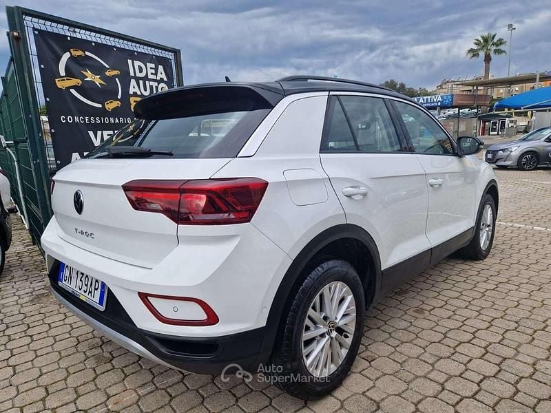 Używany VW T-Roc Life 110 KM (80 kW) 2023 Biały SUV