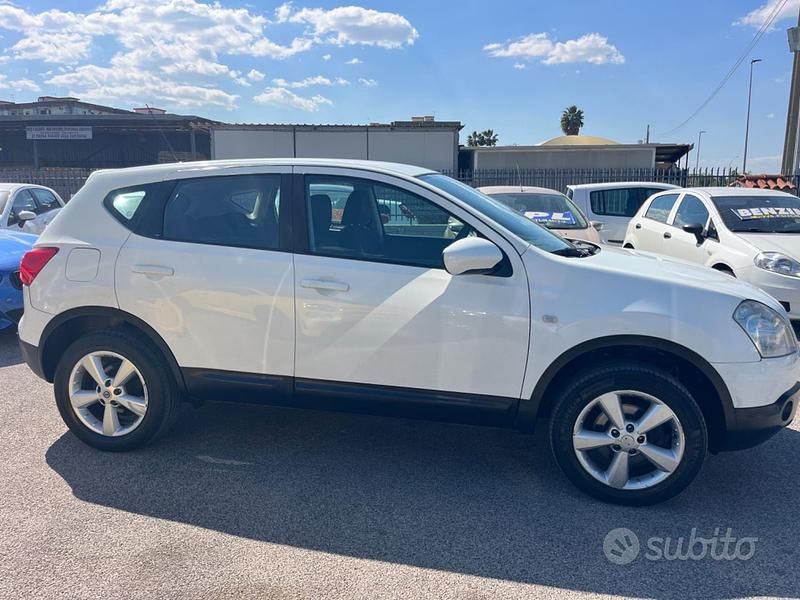 Usata Nissan Qashqai Tekna 106 CV (77 kW) 2009 Bianco SUV