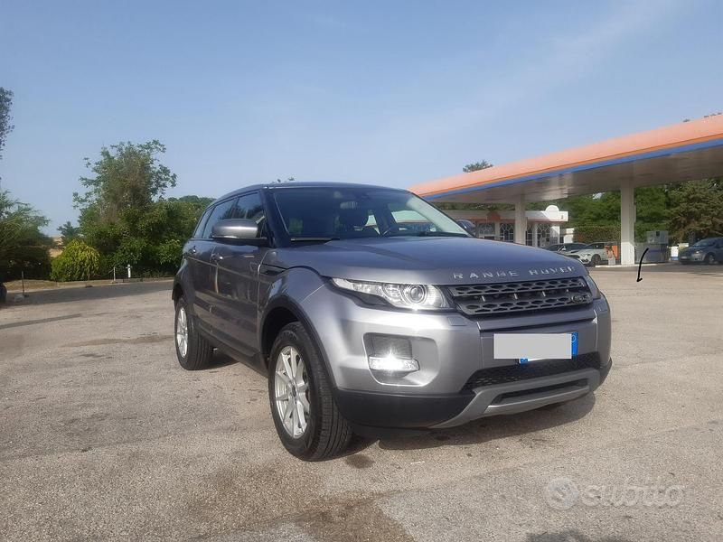 Grigio Usata 2013 Land Rover Range Rover evoque Tre volumi | 10.500 € (Ottimo prezzo) - Immagine 1/4