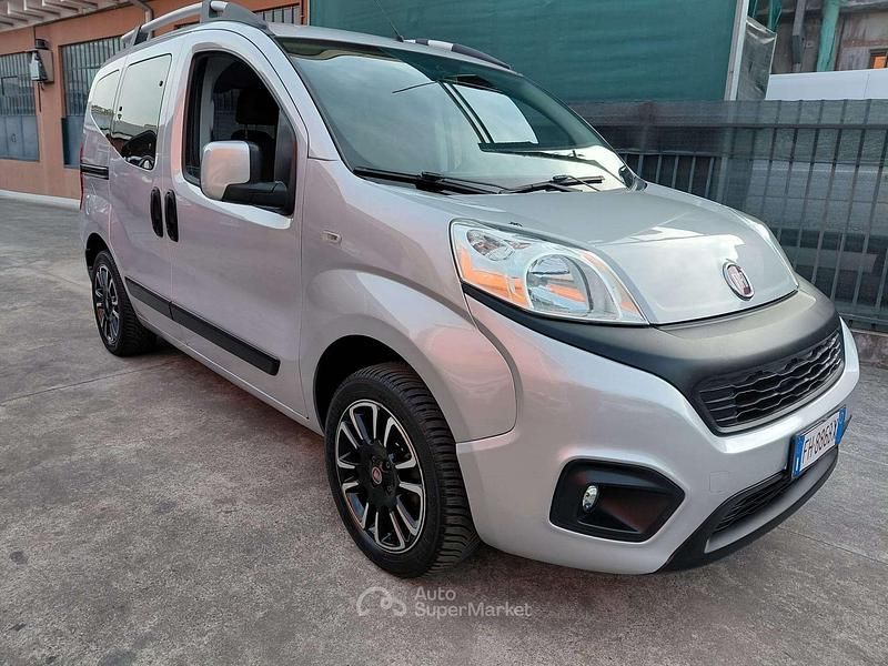 Usata Fiat Qubo Lounge 69 CV (50 kW) 2017 Grigio chiaro Monovolume