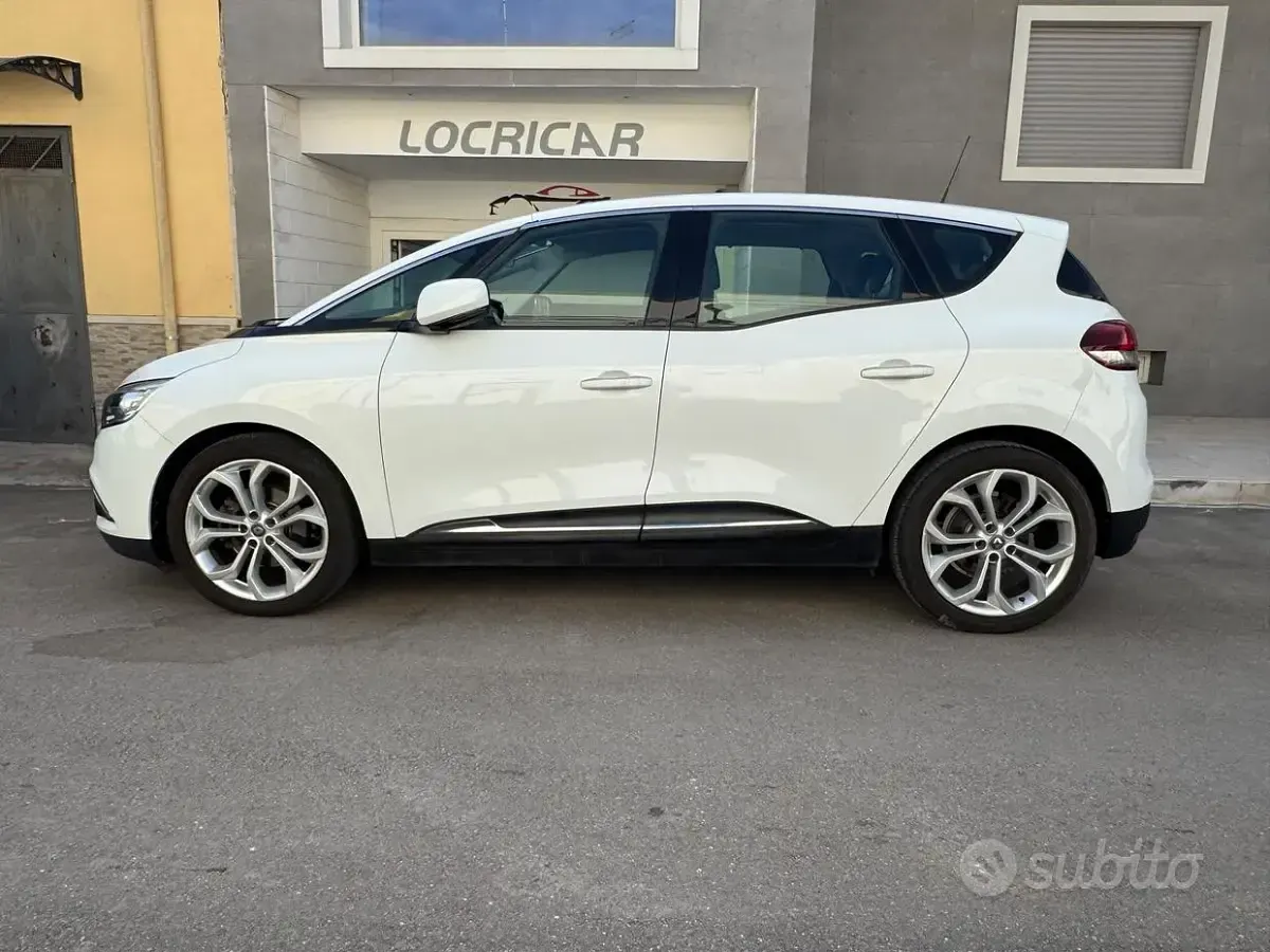 Usata Renault Scénic IV 95 CV (69 kW) 2018 Bianco Monovolume