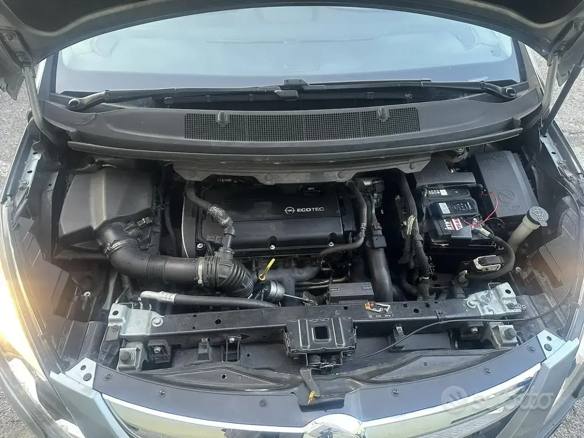 Usata Opel Zafira 150 CV (110 kW) 2014 Bluazzurro Monovolume