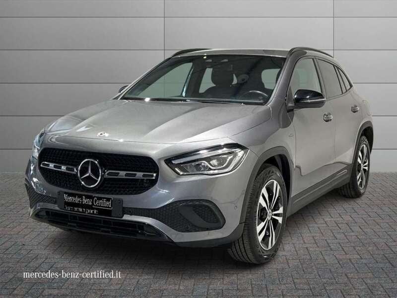 Grigio medio Usata 2020 Mercedes GLA250 SUV | 27.900 € (Ottimo prezzo) - Immagine 1/4