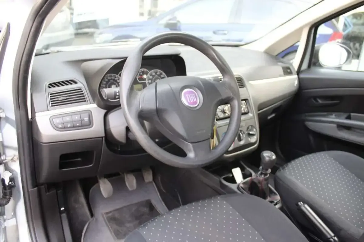 Usata Fiat Grande Punto Dynamic 65 CV (47 kW) 2008 Argento Utilitaria