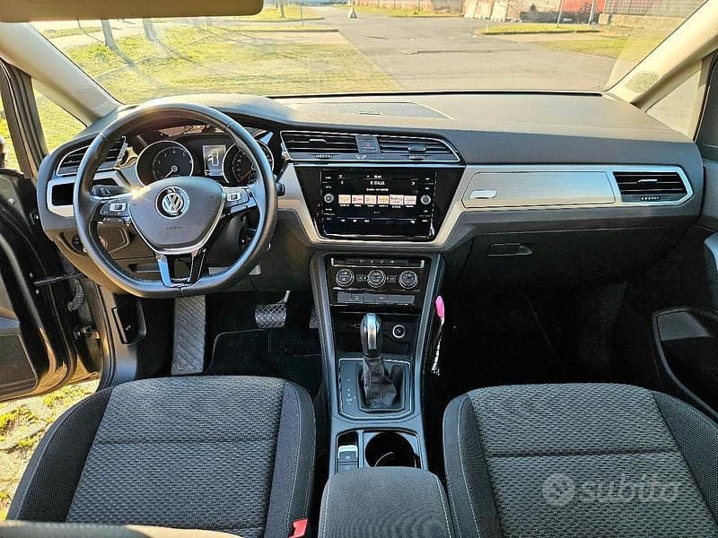Usata VW Touran Business 150 CV (110 kW) 2020 Grigio Monovolume