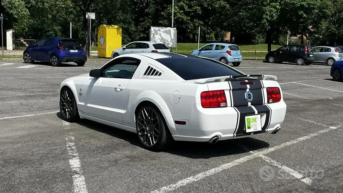Usata Ford Mustang 305 CV (224 kW) 2008 Bianco Coupé