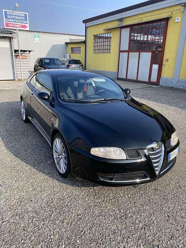 Usata 2008 Alfa Romeo GT Distinctive Coupé | 8300 € (Molto cara) - Immagine 1/4
