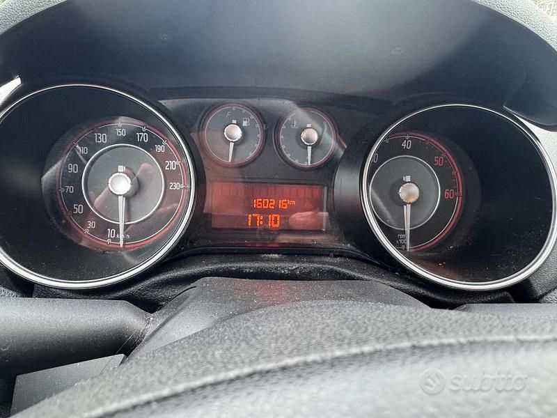 Usata Fiat Punto Lounge 75 CV (55 kW) 2014 Grigio Utilitaria