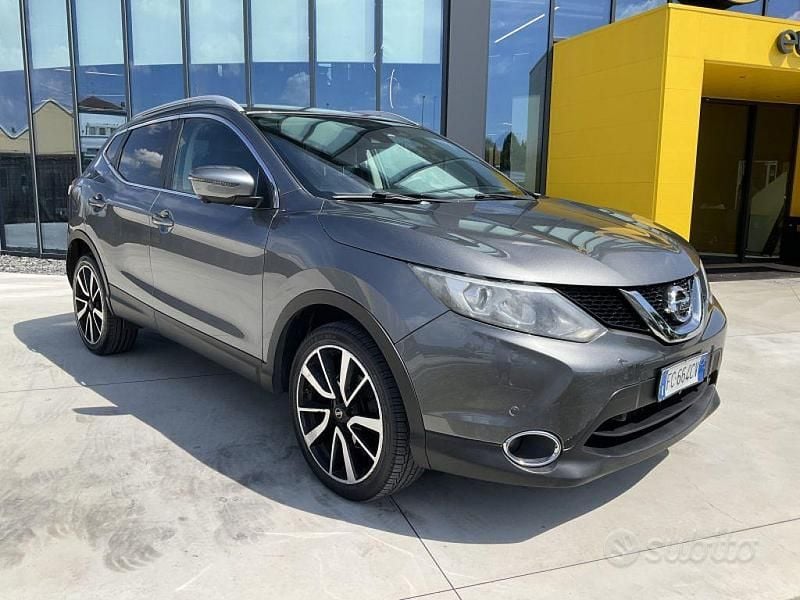 Grigio Usata 2015 Nissan Qashqai Tekna SUV | 6500 € (Super prezzo) - Immagine 1/4