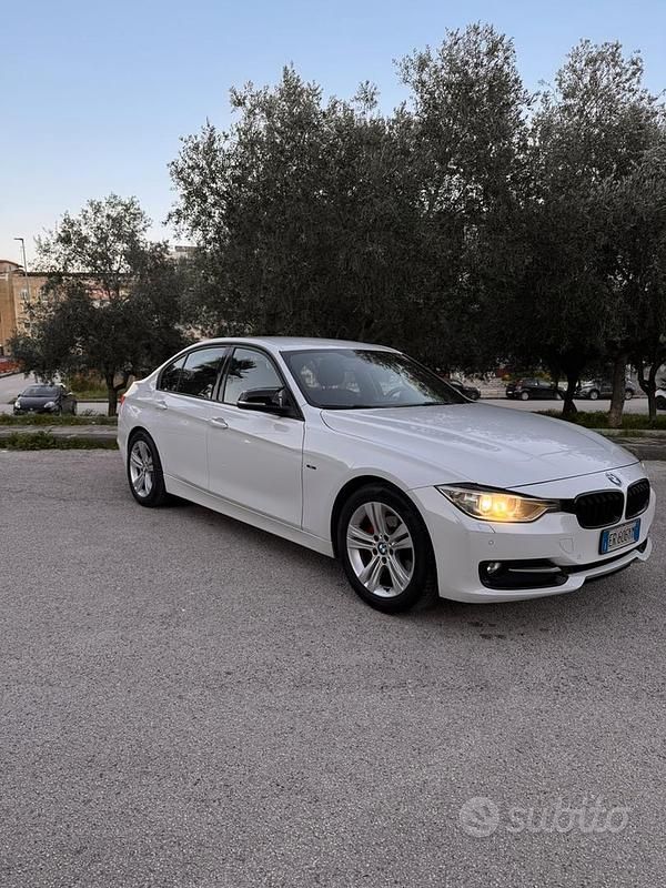 Usata BMW 318 Efficient Dynamics 143 CV (105 kW) 2013 Bianco Berlina