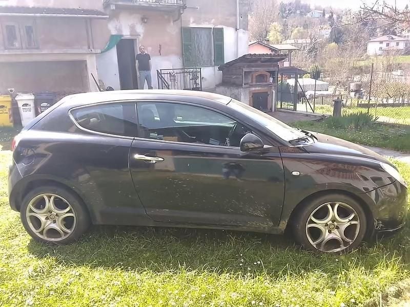 Usata Alfa Romeo MiTo 105 CV (77 kW) 2010 Nero Utilitaria
