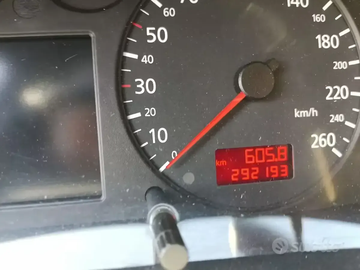 Usata Audi A6 155 CV (114 kW) 2001 Nero Station wagon