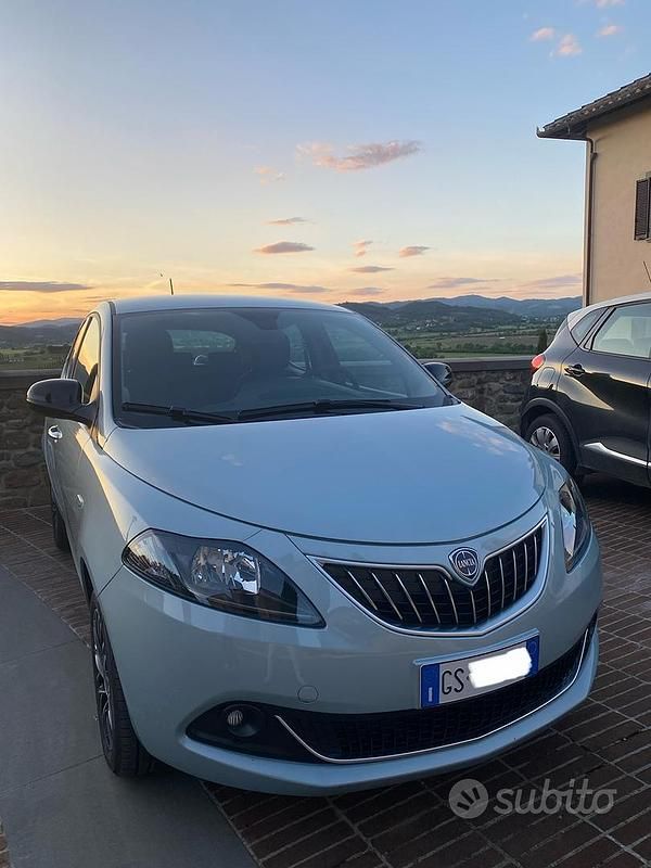 Usata Lancia Ypsilon S 69 CV (50 kW) 2024 Blu/azzurro Utilitaria