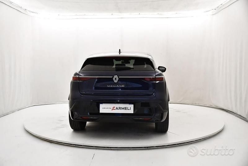Usata Renault Megane E-Tech Techno 160 kW (218 CV) 2022 Bestyle lima (blu notturno + Berlina