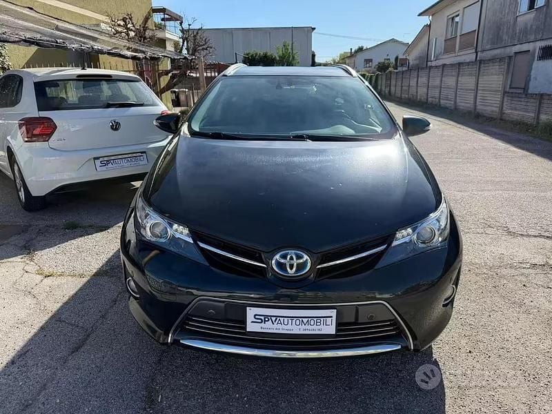 Usata Toyota Auris Touring Sports Active 99 CV (72 kW) 2015 Blu Station wagon