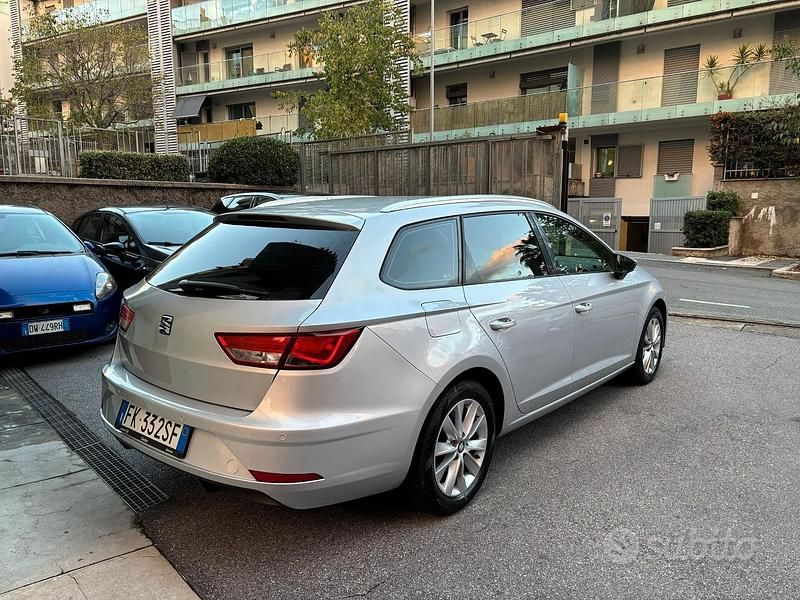 Käytetty Seat Leon ST Business 116 HP (85 kW) 2017 Harmaa Farmari