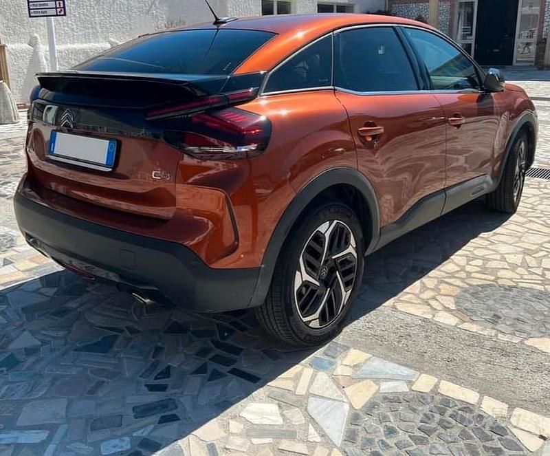 Usata Citroën C4 Shine 131 CV (96 kW) 2022 Marrone Berlina