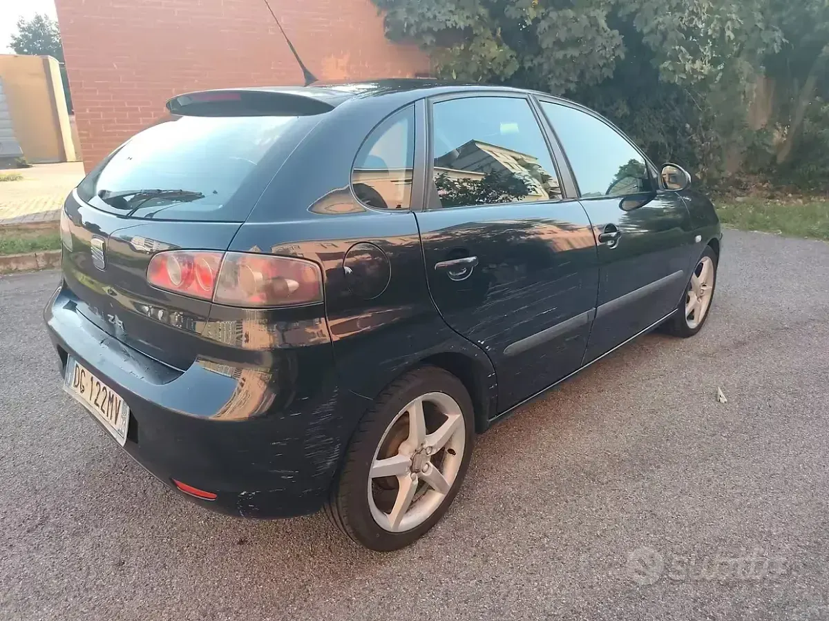 Usata Seat Ibiza Stylance 80 CV (58 kW) 2007 Nero Utilitaria