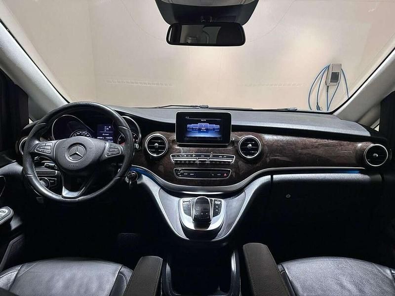 Usata Mercedes V220 163 CV (119 kW) 2016 Grigio scuro Monovolume