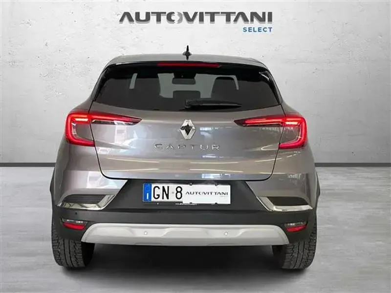 Usata Renault Captur Intens 100 CV (73 kW) 2023 Grigio scuro SUV