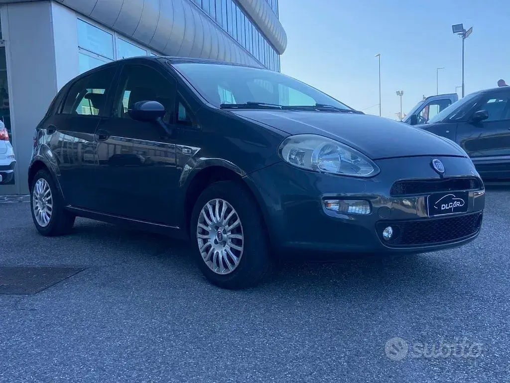 Usata Fiat Punto Street 69 CV (50 kW) 2015 Grigio Utilitaria
