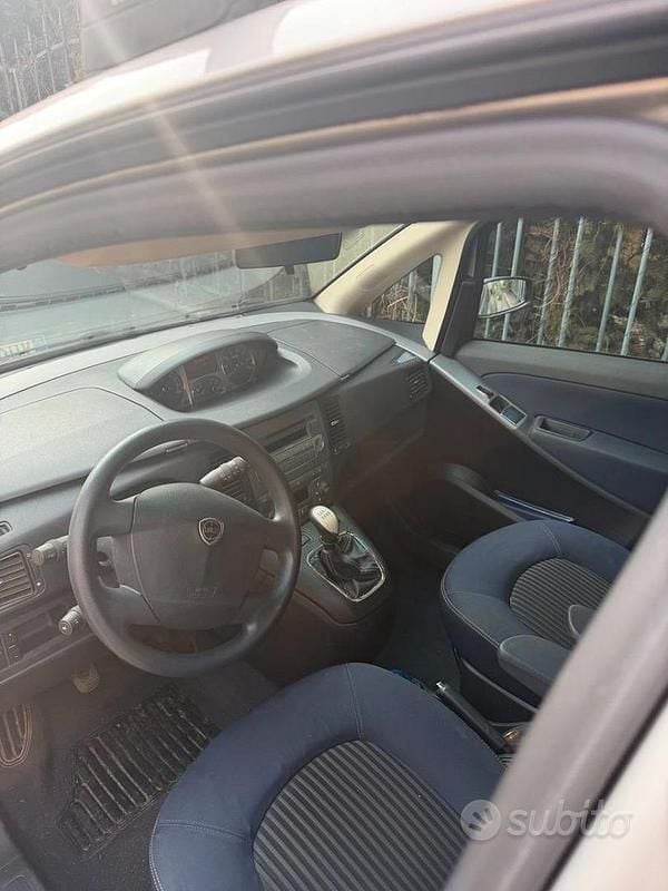 Usata Lancia Musa 2008 Grigio Monovolume