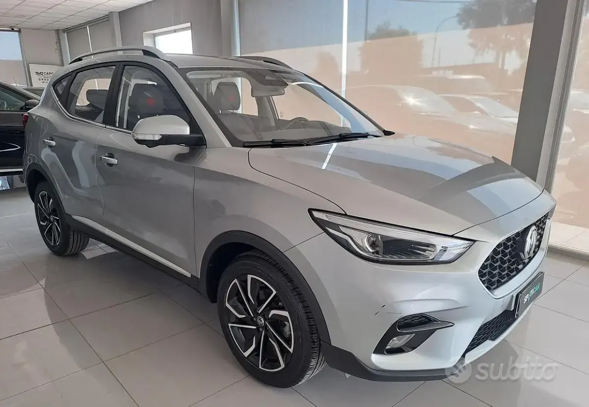 Usata MG ZS Luxury 106 CV (77 kW) 2025 Grigio SUV