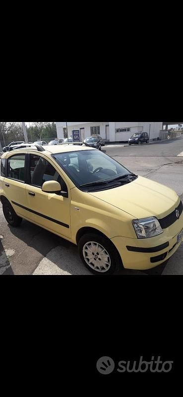 Usata Fiat Panda 77 CV (56 kW) 2012 Giallo Utilitaria