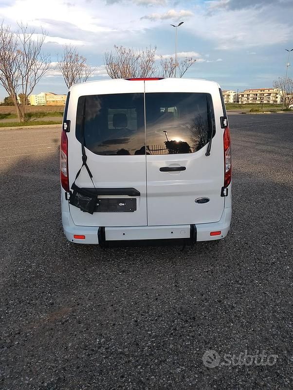 Usata Ford Tourneo Connect 120 CV (88 kW) 2016 Bianco Monovolume
