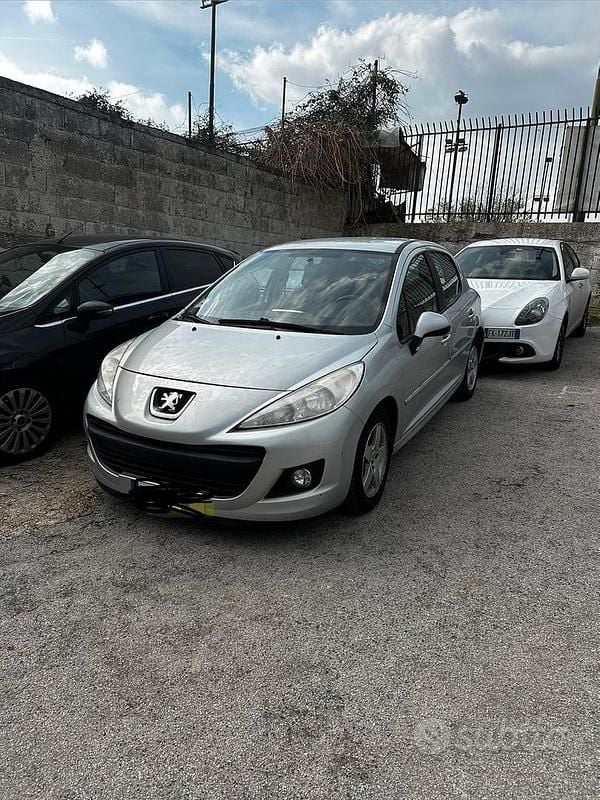 Usata Peugeot 207 2011 Grigio Utilitaria