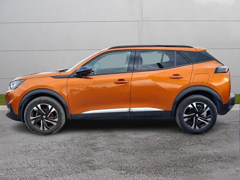 Usata Peugeot 2008 Allure 100 CV (73 kW) 2023 Orange fusion SUV