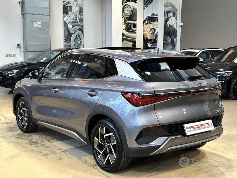 Usata BYD Atto 3 Design 64 kW (88 CV) 2024 Time grey SUV