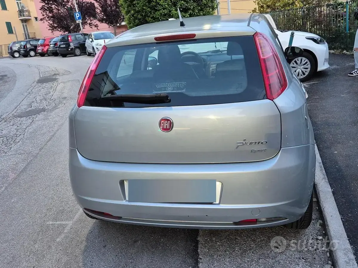 Usata Fiat Grande Punto 65 CV (47 kW) 2009 Grigio Utilitaria