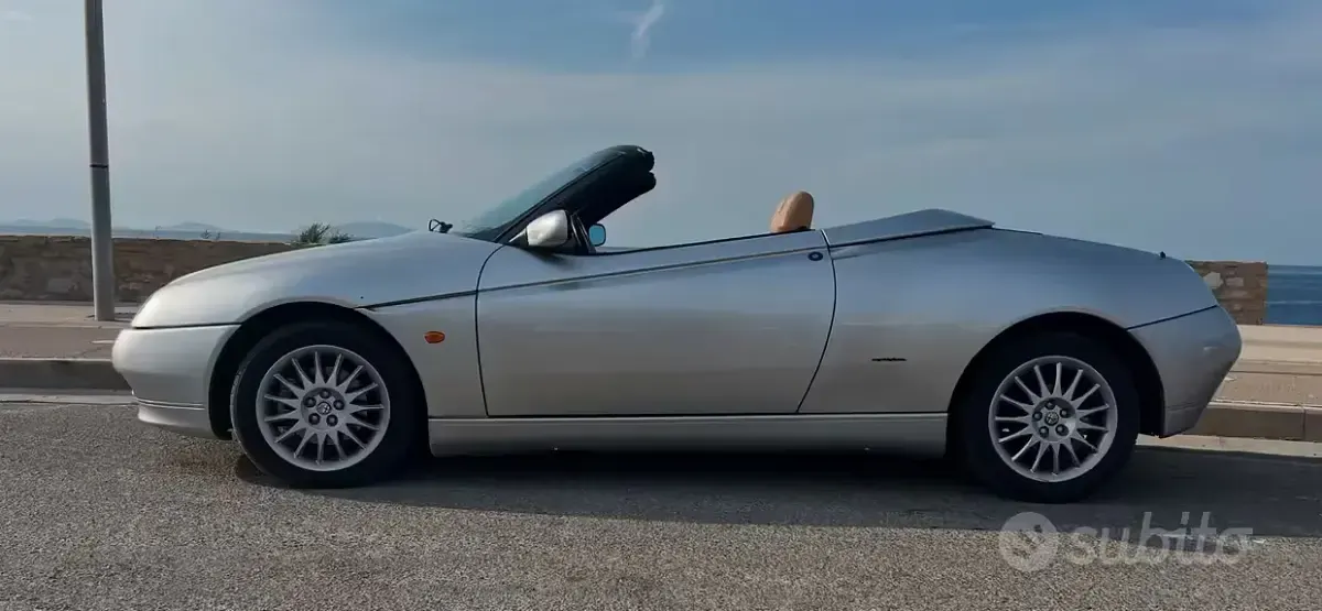 Usata Alfa Romeo Spider 155 CV (114 kW) 1999 Grigio Cabrio