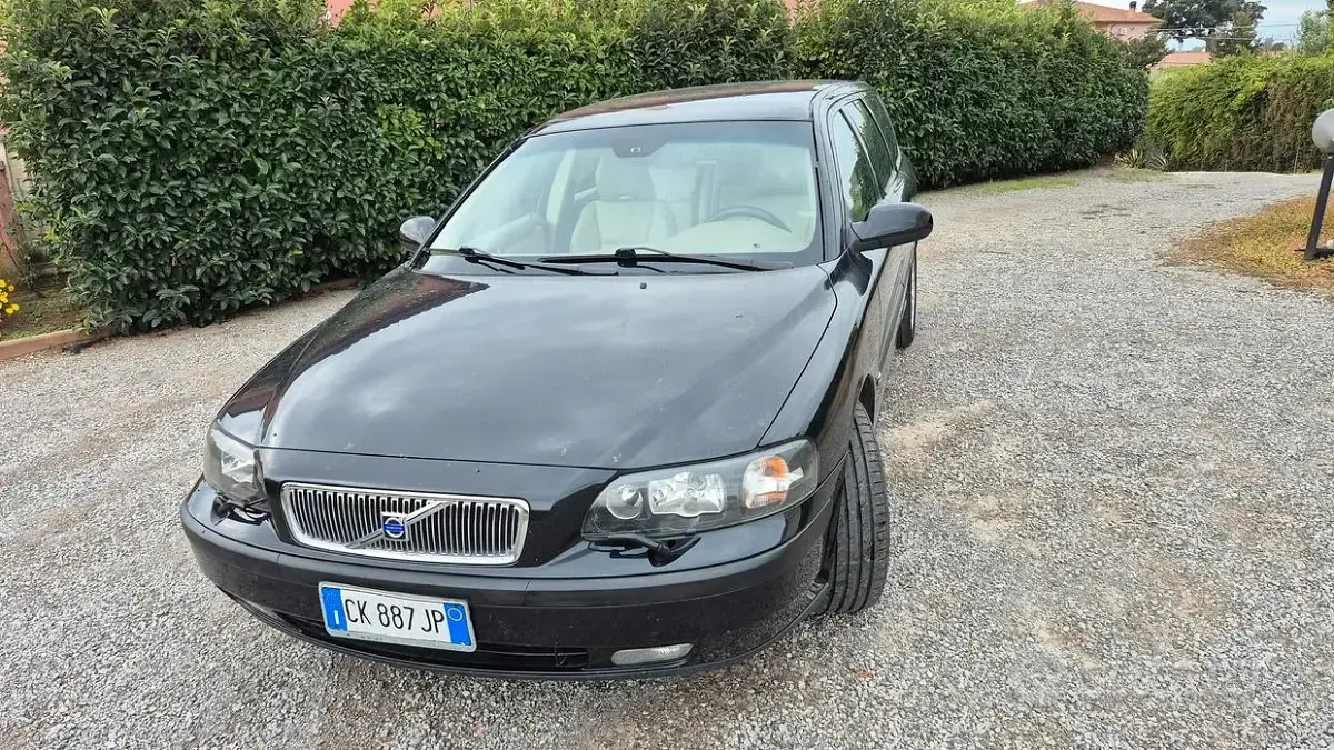 Usata Volvo V70 163 CV (119 kW) 2004 Nero Station wagon