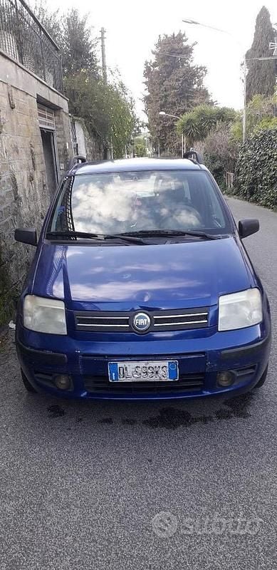 Usata Fiat Panda Lounge 2005 Blu Utilitaria