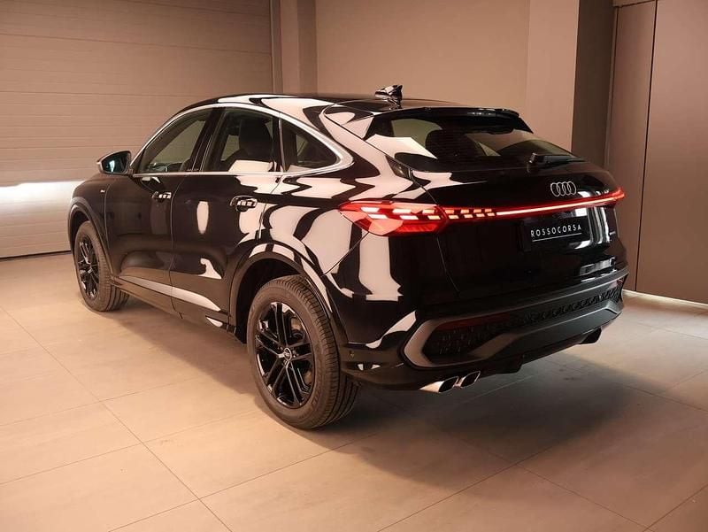 Nuova Audi Q5 Sportback S-Line 204 CV (150 kW) 2026 Nero mythos SUV