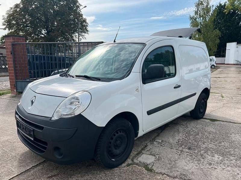 Bianco Usata 2011 Renault Kangoo Monovolume | 4350 € (Buon prezzo) - Immagine 1/4