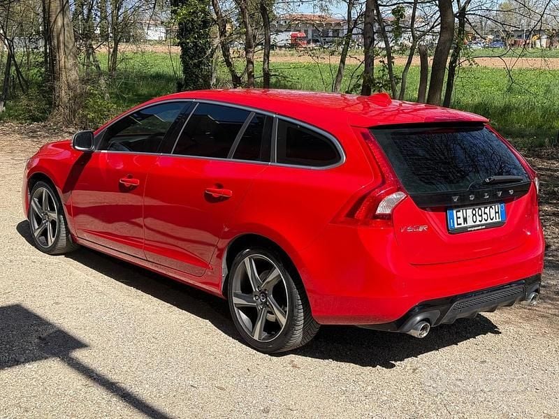 Usata Volvo V60 136 CV (100 kW) 2014 Rosso Station wagon