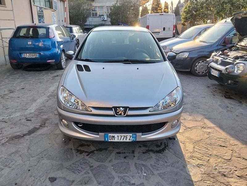 Usata Peugeot 206 68 CV (50 kW) 2008 Grigio Berlina