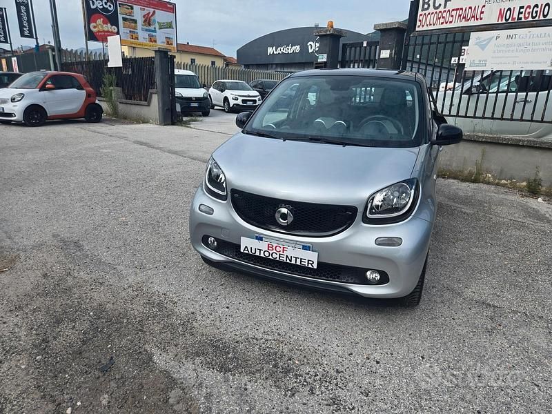 Usata Smart ForFour Passion 70 CV (51 kW) 2015 Grigio Utilitaria