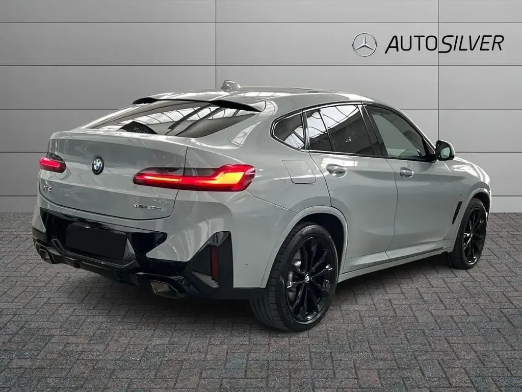 Usata BMW X4 M Sport 190 CV (139 kW) 2024 Grigio / metallizzato SUV
